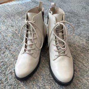 Everlane Women’s White Boots